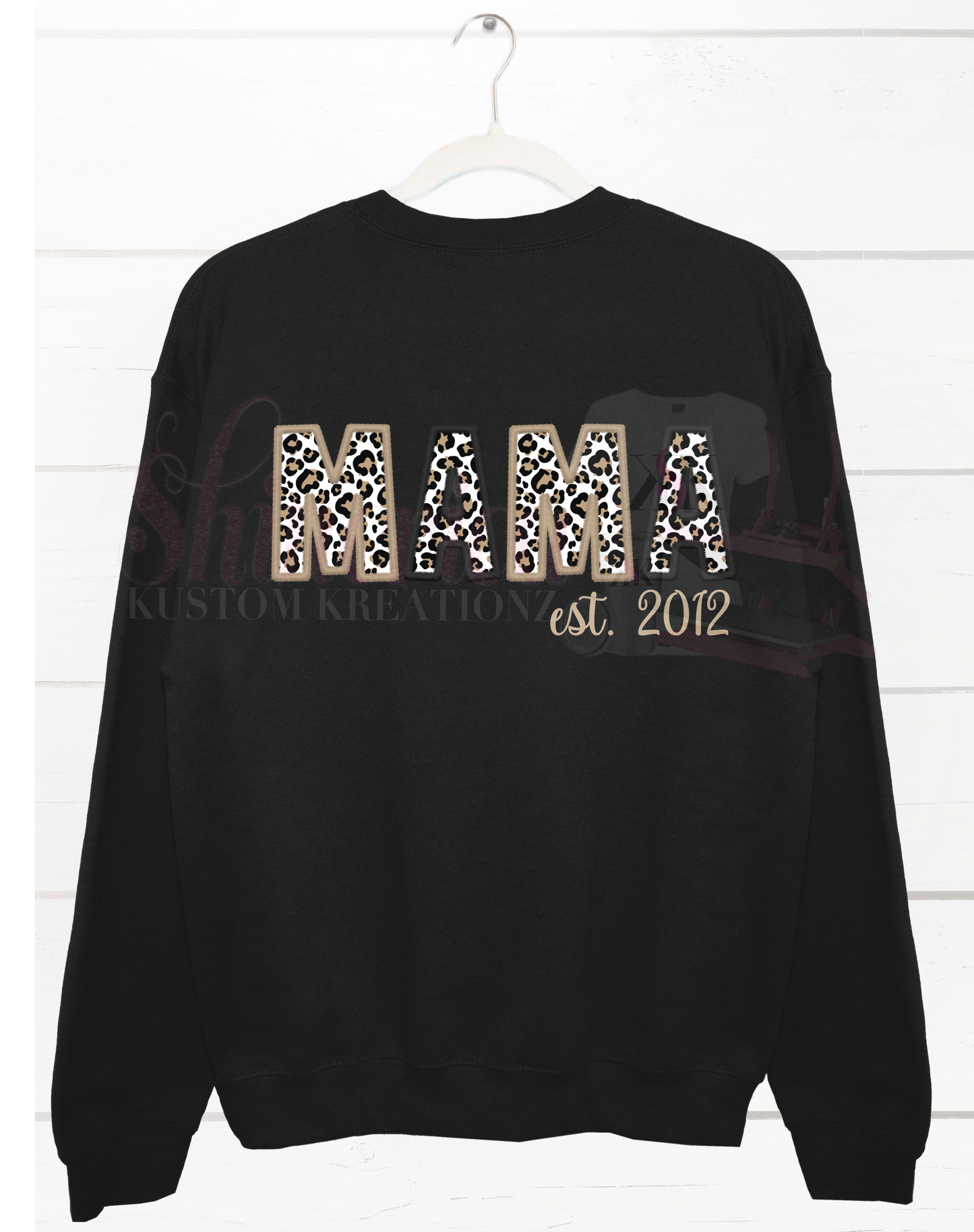 Personalized leopard design (MAMA, GRANDMA, AUNT)